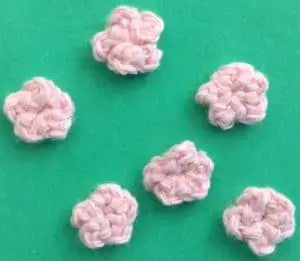 Crochet blossoms and swing blossoms